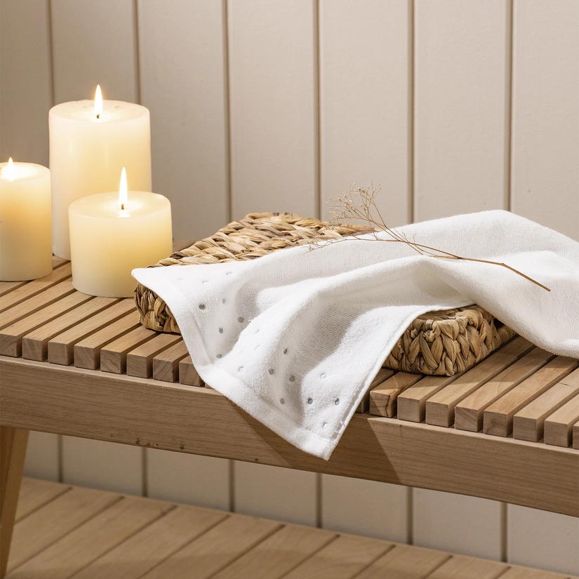 Toalha de Lavabo Fio Penteado Bordada Dots