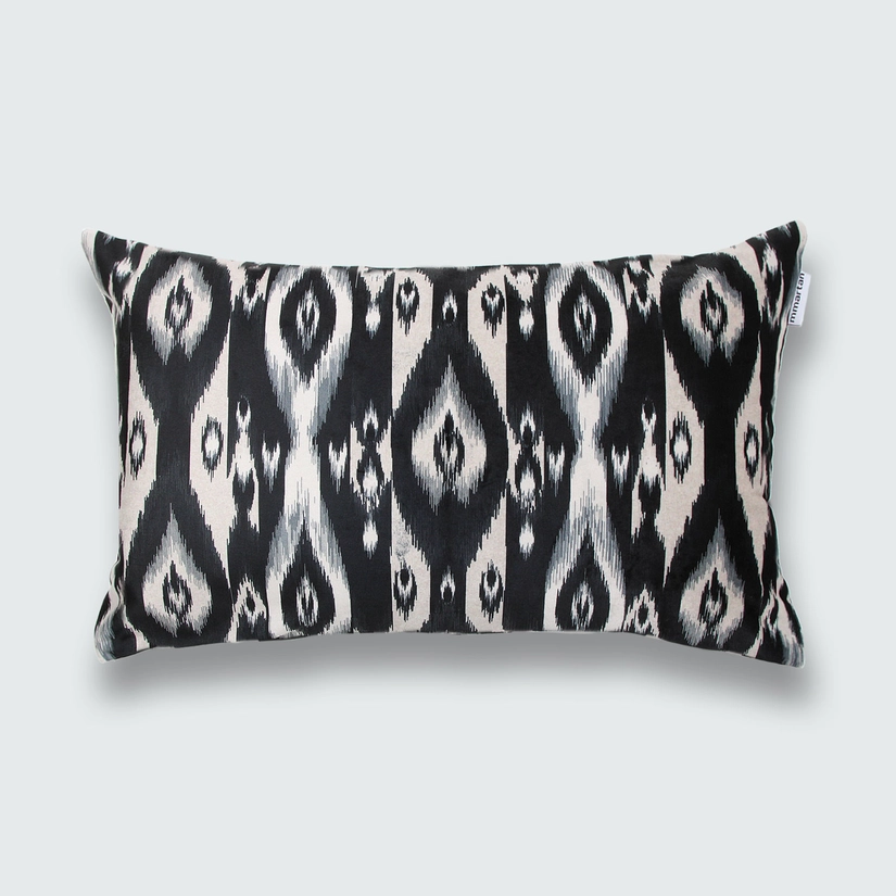 Capa de Almofada Aveludada Hitam 45cm x 30cm