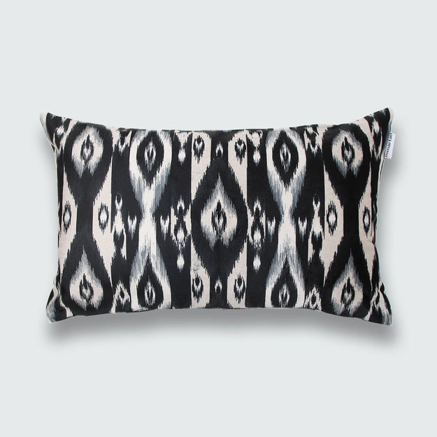 Capa de Almofada Aveludada Hitam 45cm x 30cm