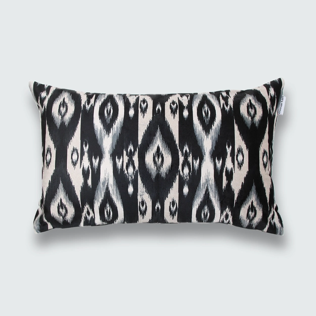 Capa de Almofada Aveludada Hitam 45cm x 30cm