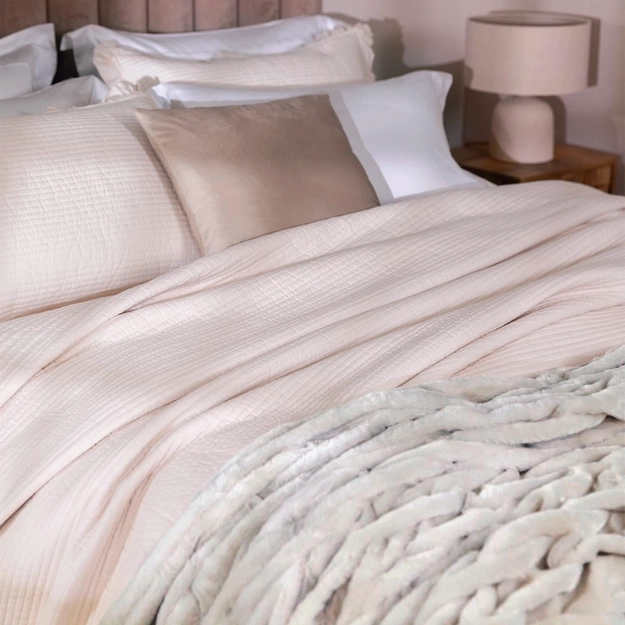 Kit Colcha Matelassê com Babados Olivia